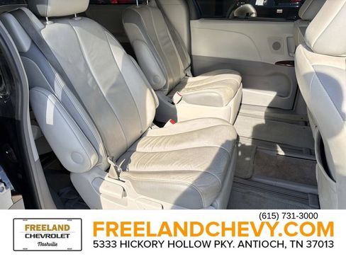 Used 2013 Toyota Sienna Limited image 20
