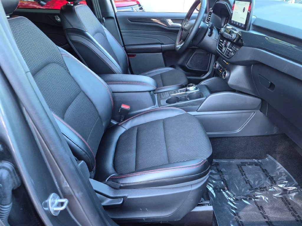 Used 2025 Ford Escape ST-Line AWD/4WD image 26