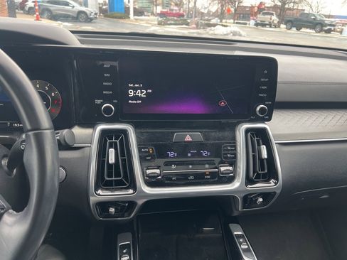Used 2023 Kia Sorento SX image 11