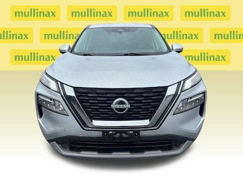 Used 2023 Nissan Rogue SV image 16