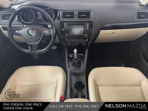 Used 2017 Volkswagen Jetta SEL image 39