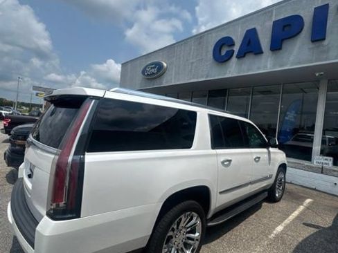 Used 2020 Cadillac Escalade ESV Luxury w/ LPO, Radiant Package AWD/4WD image 3