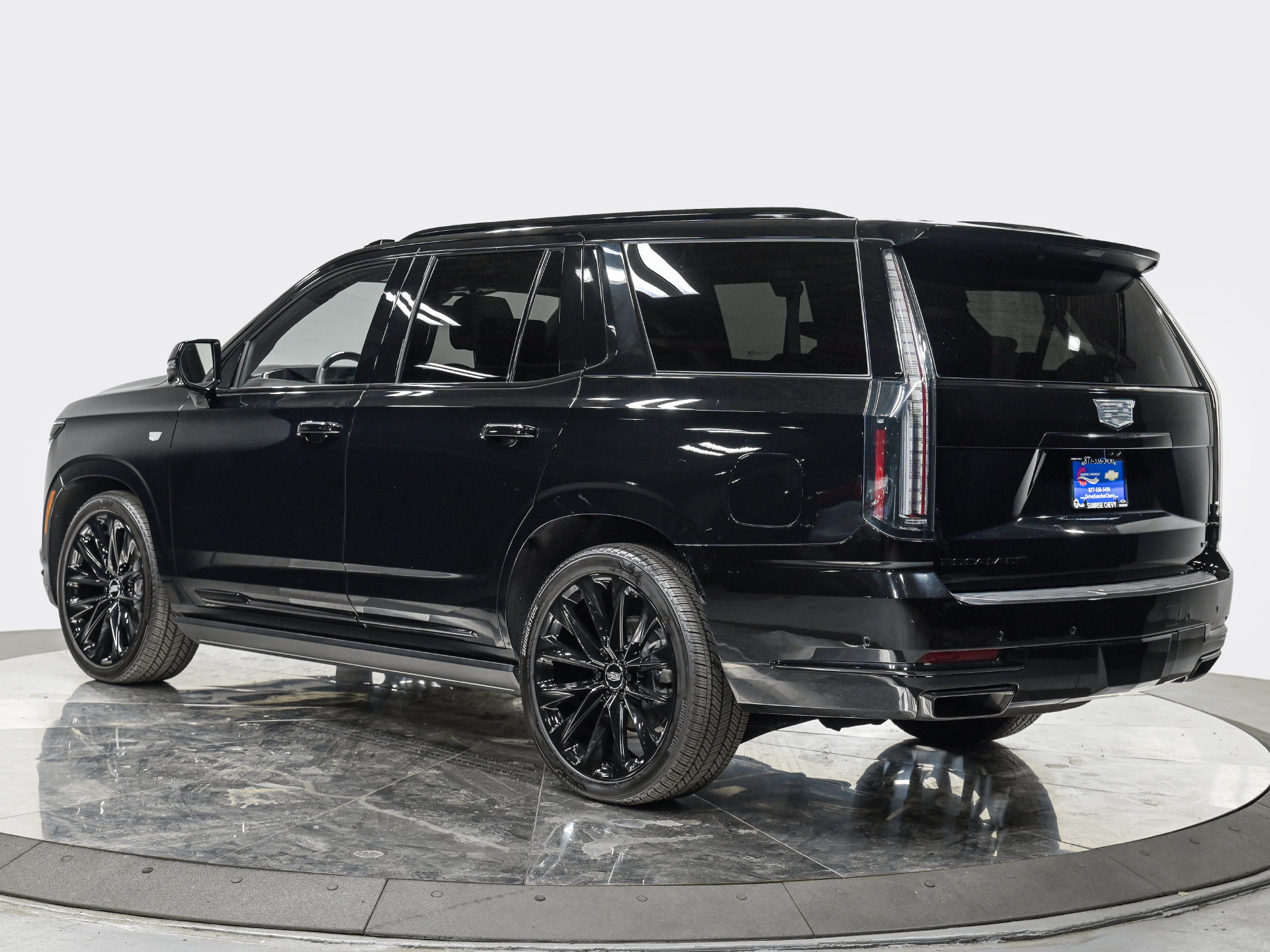 Used 2026 Cadillac Escalade Platinum Sport w/ LPO, ONYX Package AWD/4WD image 4