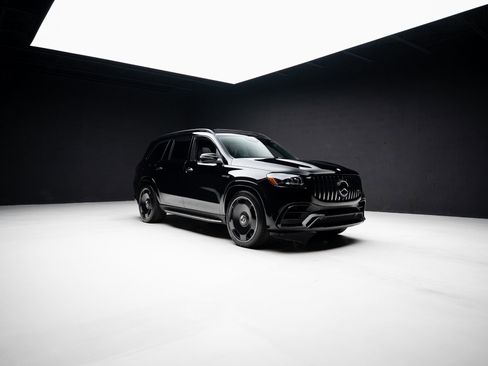 Used 2025 Mercedes-Benz GLS 63 AMG 4MATIC image 99