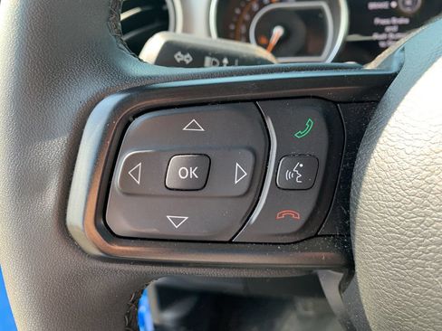 Used 2023 Jeep Gladiator Sport AWD/4WD image 18