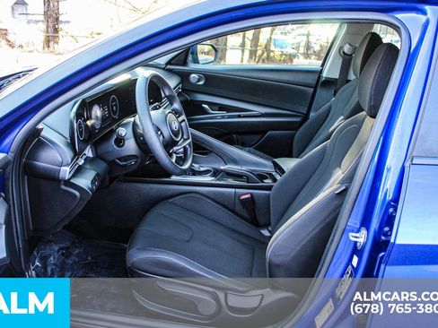 Used 2024 Hyundai Elantra SEL image 17