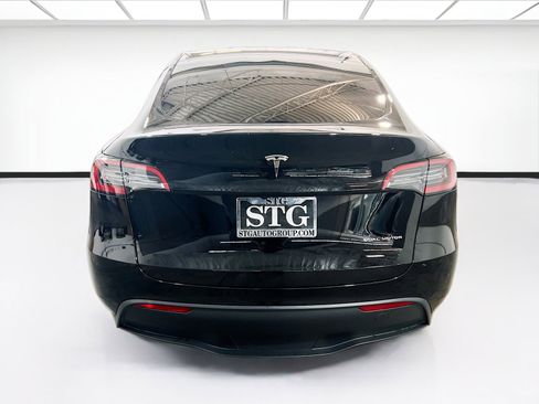 Used 2024 Tesla Model Y Long Range image 5
