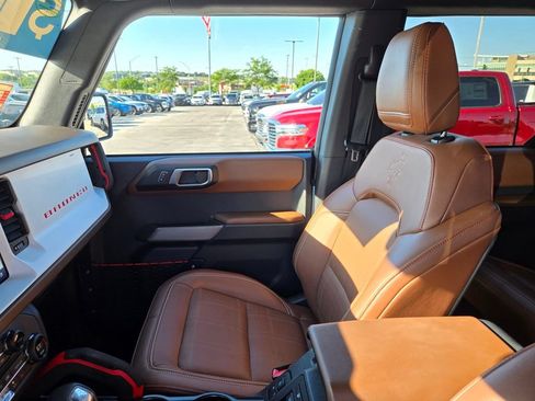Used 2023 Ford Bronco Heritage Edition AWD/4WD image 23