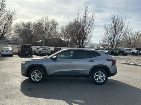 New 2026 Chevrolet Trax LS w/ LS Convenience Package image 7