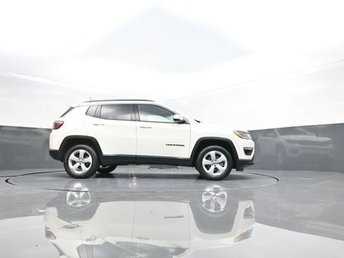 Used 2020 Jeep Compass Latitude w/ Cold Weather Group image 43