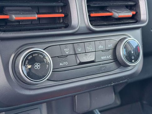 Used 2024 Ford Maverick XLT image 19