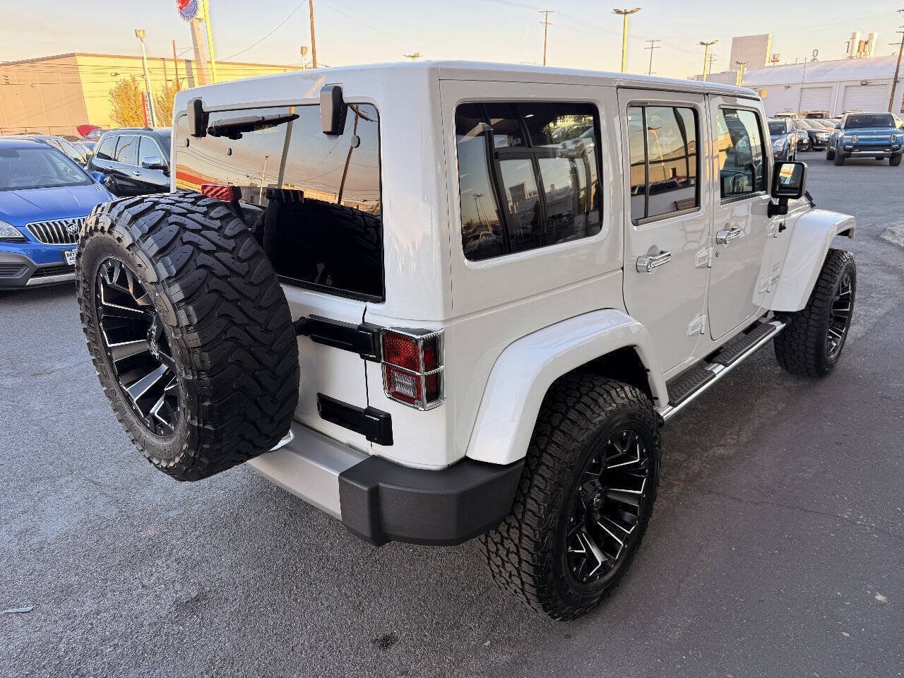 Used 2014 Jeep Wrangler Unlimited Sahara w/ Connectivity Group AWD/4WD image 6