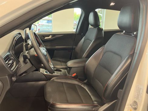 Used 2025 Ford Escape ST-Line image 11