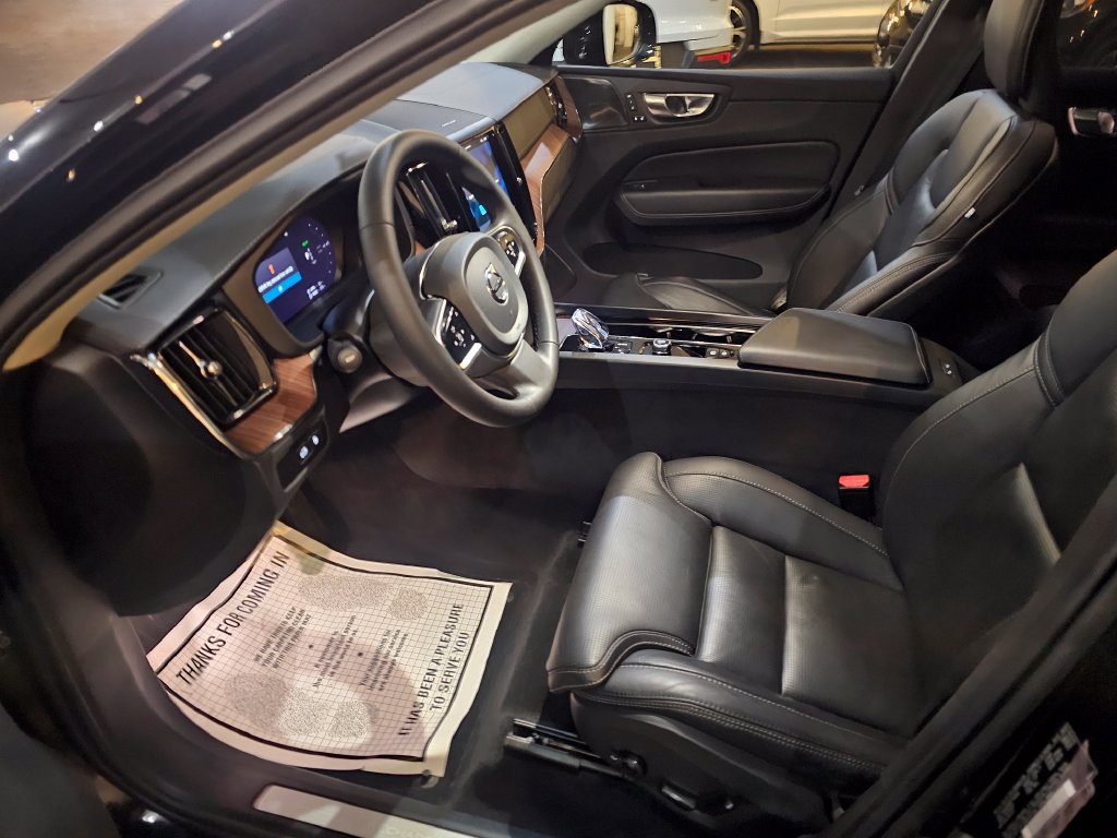 Certified 2024 Volvo XC60 T8 Ultimate w/ Protection Package Premier AWD/4WD image 14