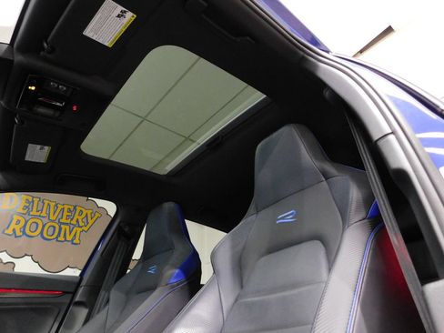 Used 2024 Volkswagen Golf R AWD/4WD image 35