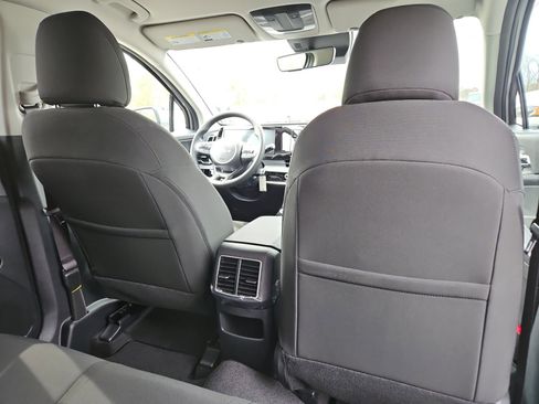 Used 2025 Kia Sportage LX image 18