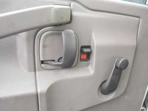 Used 2019 Chevrolet Express 3500 Extended w/ Driver Convenience Package image 9