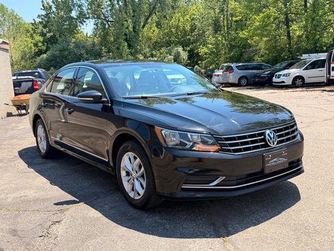 Used 2016 Volkswagen Passat 1.8T S FWD image 11