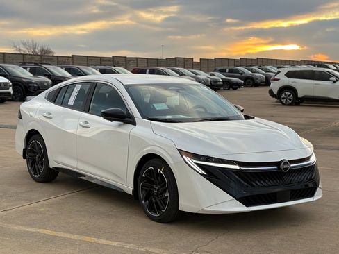 New 2026 Nissan Sentra SR w/ SR Premium Package image 5