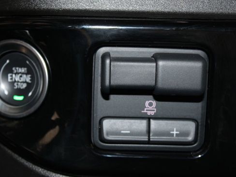 Used 2025 GMC Sierra 1500 SLT image 53