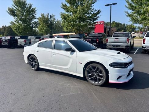 Used 2023 Dodge Charger R/T w/ Plus Group RWD image 5