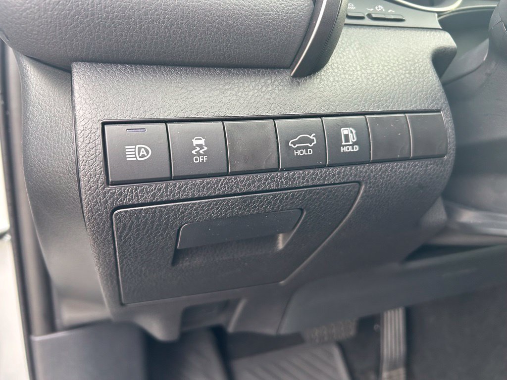 Used 2024 Toyota Camry LE AWD/4WD image 18