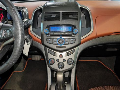 Used 2015 Chevrolet Sonic LT FWD image 31