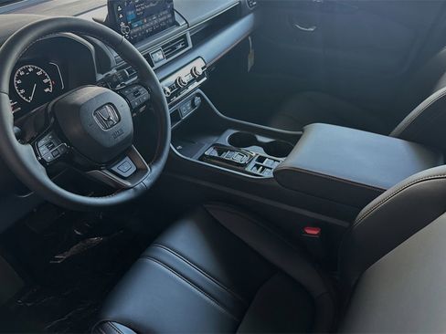 New 2025 Honda Pilot TrailSport image 7