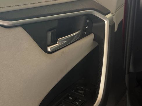 Used 2023 Toyota RAV4 Limited image 19