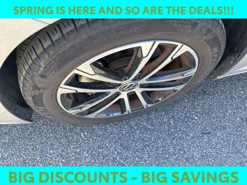 Used 2023 Volkswagen Jetta Sport image 5