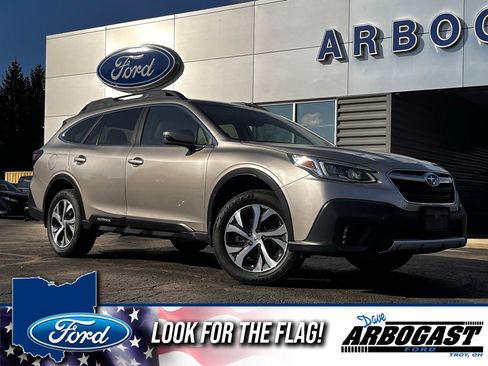 Used 2020 Subaru Outback Limited image 1