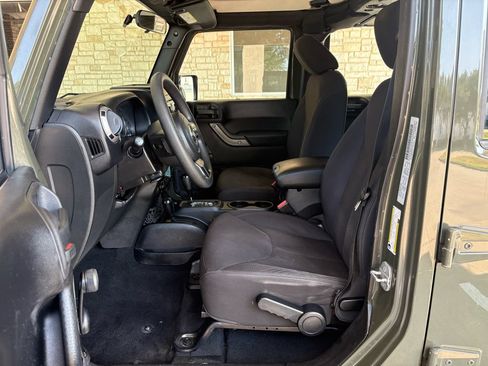 Used 2015 Jeep Wrangler Unlimited Sport AWD/4WD image 17