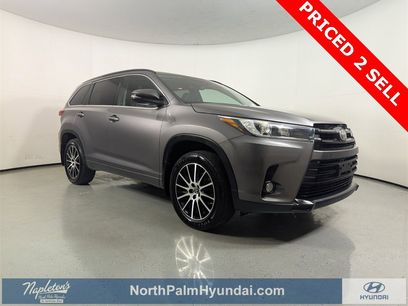 Used 2017 Toyota Highlander SE
