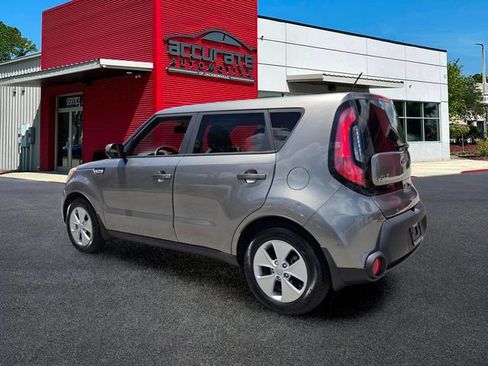 Used 2016 Kia Soul FWD image 3