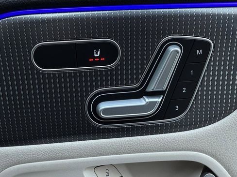 Used 2021 Mercedes-Benz GLB 250 4MATIC w/ Premium Package image 44