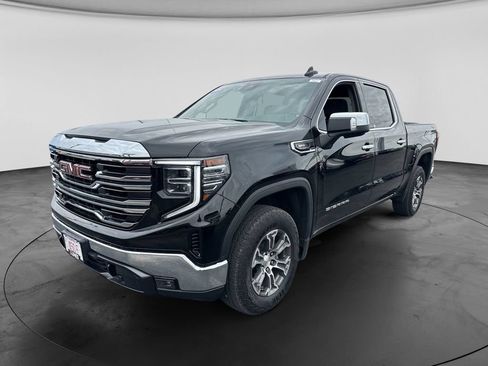 Used 2024 GMC Sierra 1500 SLT w/ X31 Off-Road Package AWD/4WD image 17