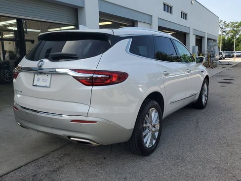 Used 2020 Buick Enclave Premium w/ Sun and Sites Package AWD/4WD image 5