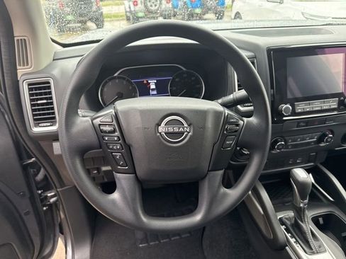 Used 2023 Nissan Frontier SV image 21