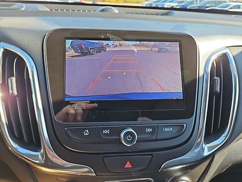 Used 2020 Chevrolet Equinox LT image 20