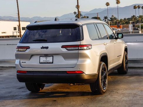 New 2025 Jeep Grand Cherokee L Altitude image 9