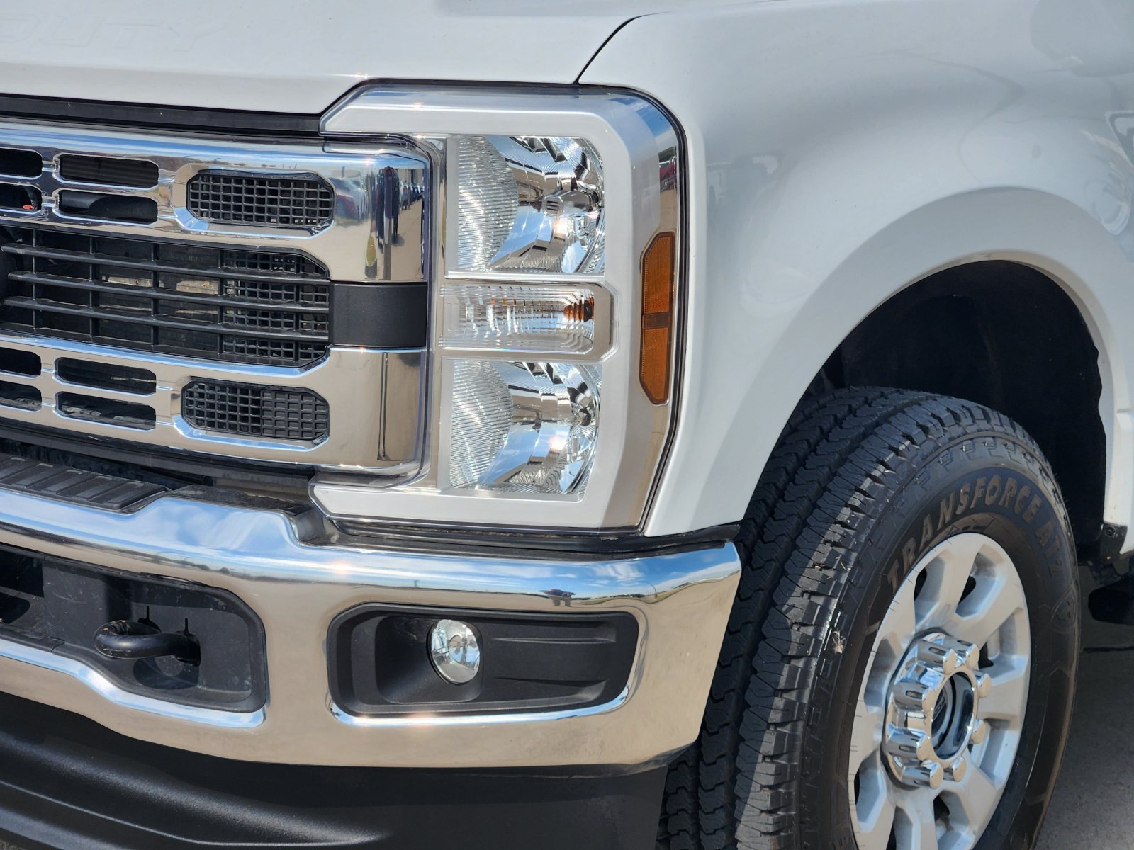 Used 2025 Ford F250 XLT w/ FX4 Off-Road Package AWD/4WD image 9