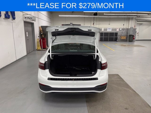 Used 2026 Volkswagen Jetta SE FWD image 9
