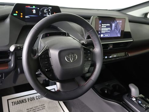 Used 2025 Toyota Prius Plug-In Hybrid FWD image 22