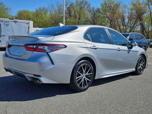 Used 2024 Toyota Camry SE FWD image 6