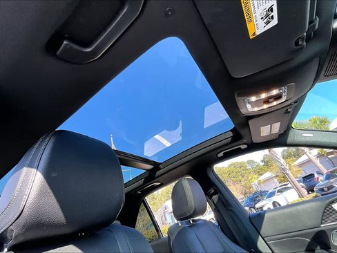 Used 2024 Mercedes-Benz GLE 450 4MATIC w/ AMG Line Exterior image 13