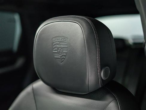 Certified 2026 Porsche Cayenne AWD/4WD image 21