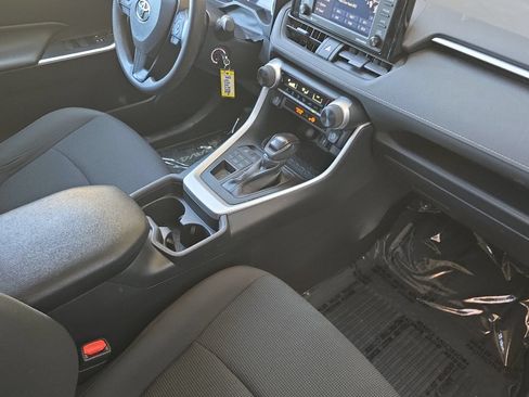 Used 2020 Toyota RAV4 LE w/ All Weather Liner Package AWD/4WD image 13