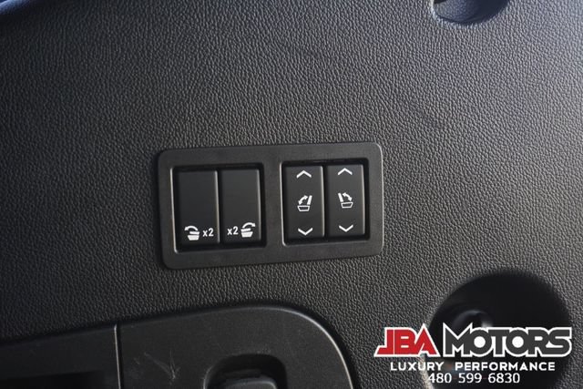 Used 2018 Cadillac Escalade Premium Luxury AWD/4WD image 27