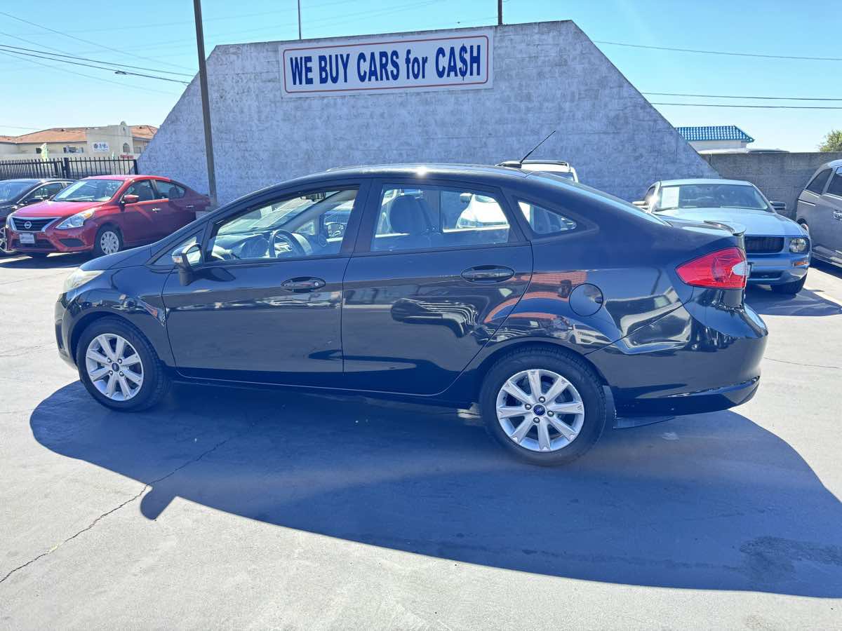 Used 2013 Ford Fiesta SE FWD image 14