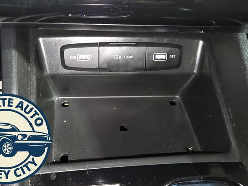 Used 2022 Hyundai Santa Cruz SEL image 15